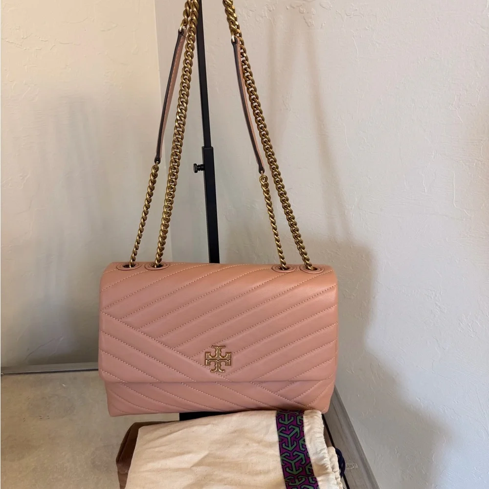 NWOT Tory Burch Kira Chevron Quilted Leather Convertible Bag Meadow Sweet